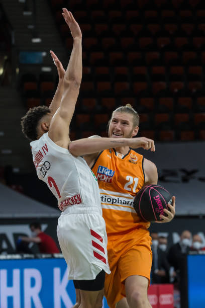 在这场惨烈 在这场惨烈