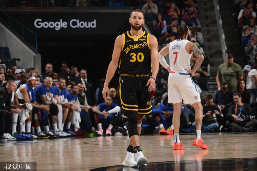 随着比赛的 随着比赛的